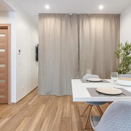 Loft A Deux Pas De La Avec Terrasse N2